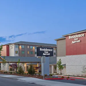 Hotel By Marriott Seattle Sea-tac Airport ***